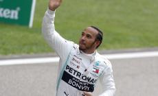 Cina, Hamilton vince il Gp numero 1000. Leclerc "frenato" dai box La classifica