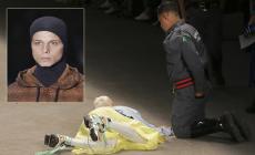 Malore in passerella, modello muore durante una sfilata - Video - Foto