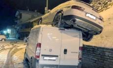 L'incidente della Goggia &egrave; spaventoso: l'auto vola sul furgone. Lei &egrave; illesa