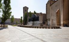 Piazza della Pace: vialetti pronti, manca solo l'erba
