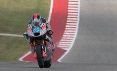 Moto2, pole a Schrotter. Vola Pasini