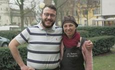 Piazza Terramare a Vicofertile, scattano le pulizie "fai da te"