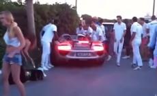 Si schianta con una Porsche 918 al Nikki Beach St Tropez