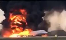 Aereo atterra in fiamme a Mosca: almeno 41 morti - Video