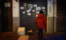 Solidarietà: la saracinesca di Said diventa una "bacheca" per dire "No al razzismo"