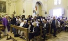 Chiesa gremita per l'addio ad Amos Grenti: "Ha lasciato una grande impronta"