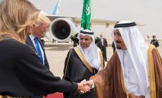 Trump a Riad: Melania e Ivanka senza velo