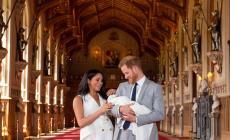 Harry e Meghan mostrano il Royal baby, "E' un sogno" -  Le foto 