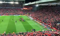 Impresa Liverpool, in 50mila cantano You'll never walk alone - Video