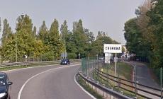 Scopre l'ex moglie in intimità con un prete: lite e pugni, arrivano i carabinieri