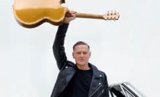 Bryan Adams, esce il nuovo singolo "Kick Ass"