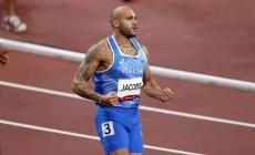 Jacobs costretto a ritirarsi: niente semifinale dei 100 ai Mondiali. Tripletta Usa in finale