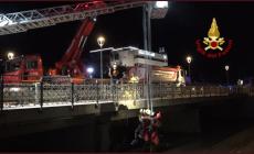 Alluvione nelle Marche, si cercano il piccolo Matteo e gli altri due dispersi. Del 47enne trovata l'auto nel Misa