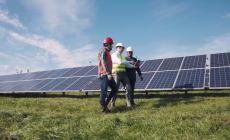 L'occupazione accelera, i servizi trainano la domanda