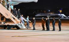 Atterrato primo aereo con italiani evacuati dal Sudan, ad accoglierli Tajani