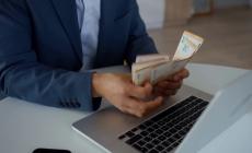 Con le tredicesime arriva il Bonus Natale: 100 euro facendo richiesta. Ecco chi ne ha diritto