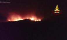 Mostruoso incendio in Sardegna: vigili del fuoco al lavoro per tutta la notte