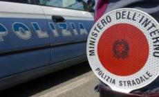 Tamponamento fra due auto che vanno a fuoco su A/4, sei feriti