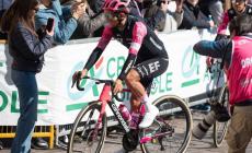 Carapaz re di Bismantova: vince in solitaria al Giro, Del Toro resta maglia rosa