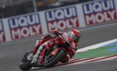 Marc Marquez domina anche il Gp di Ungheria, terzo Bezzecchi. Bagnaia ancora in crisi