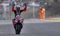 Bezzecchi vince a Valencia l'ultima gara della stagione