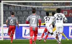 La Cremonese scappa, il Cagliari non si arrende: 2-2 allo Zini