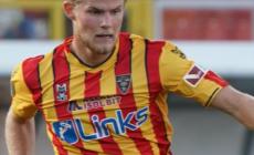 Il Lecce batte il Vicenza 2-1 e vola in testa a 40 punti - La classifica