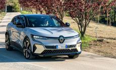Al volante di Renault Mégane E-Tech: ecco come va 