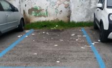 "Il parcheggio di via Palermo,  situazione indecente: il Comune chiede i soldi ma non si occupa di arginare il degrado"- Foto