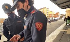 Su di lui pendeva un mandato d'arresto europeo: ma era in treno a Parma. 30enne arrestato dalla polfer