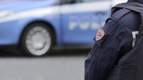 Arrestato un ragazzo italiano di origini nordafricane per un tentato furto in una profumeria del centro