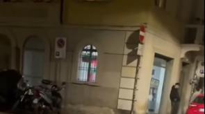 Cori fascisti nella sede di Fratelli d'Italia a parma, scoppia la polemica