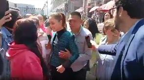 Bufera in Messico, la presidente molestata in strada