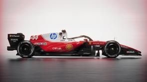 Ferrari svela la SF26, tocco vintage anni '70