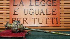 Pubblici ministeri e giudici: come funziona negli altri Paesi