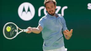 Clamoroso a Indian Wells: Medvedev fa fuori Alcaraz. Il russo in finale con Sinner