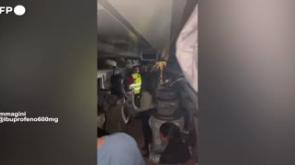 Incidente ferroviario in Spagna: le immagini dell'evacuazione dopo il deragliamento