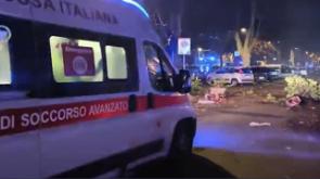 Torino, corteo per Askatasuna: le ambulanze si districano fra i detriti