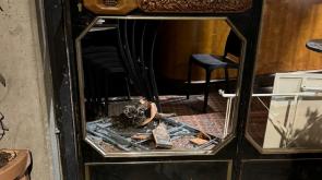 Spaccata alla torrefazione in piazzale Picelli:&nbsp; il ladro fugge a mani vuote