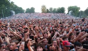 Grande successo al Parco Ducale per il concerto di Sfera Ebbasta