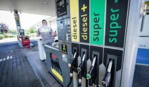 Dieci anni dopo il «dieselgate» l'Europa va a picco.