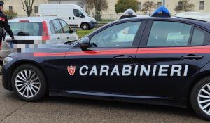 Aggrediscono passanti senza motivo, due arresti