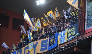 Parma-Cagliari, sono 301 i tifosi crociati all'Unipol domus: un record, almeno per gli anni 2000