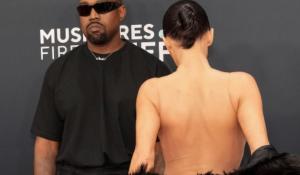 Grammy, da Degas a nudo totale sul tappeto rosso