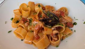 Un po' ristorante e un po' gastronomia Nel nome del mare