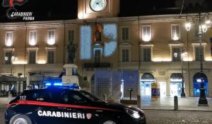 Parma: ubriaco e molesto infastidisce i passanti spaccando bottiglie in piazza Garibaldi. 36enne straniero sanzionato amministrativamente e allontanato dal centro cittadino