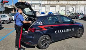 Viale Mentana, lega il monopattino ad un palo davanti alla palestra, ma all'uscita trova solo la catena tranciata: denunciato un 31enne