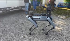 Salone del camper cane robot