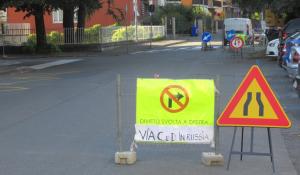 Segnali stradali «defunti»: a volte ritornano. Però con la…spiegazione