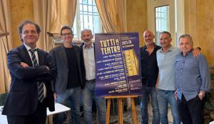 Tutti a teatro